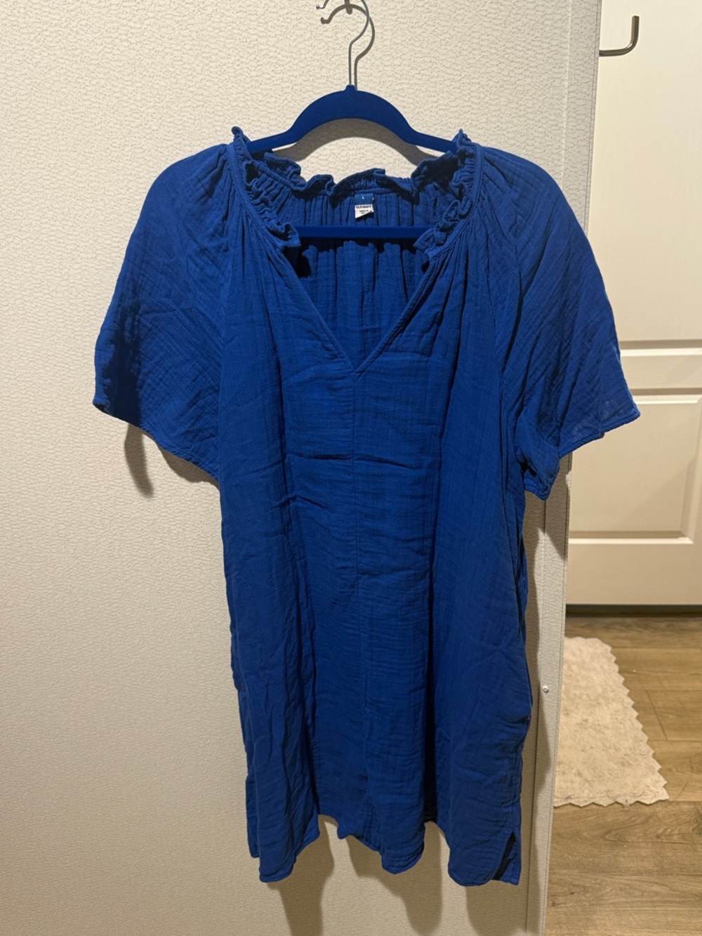 Old Navy Crinkle Gauze Short Sleeve V-Neck Shift Dress